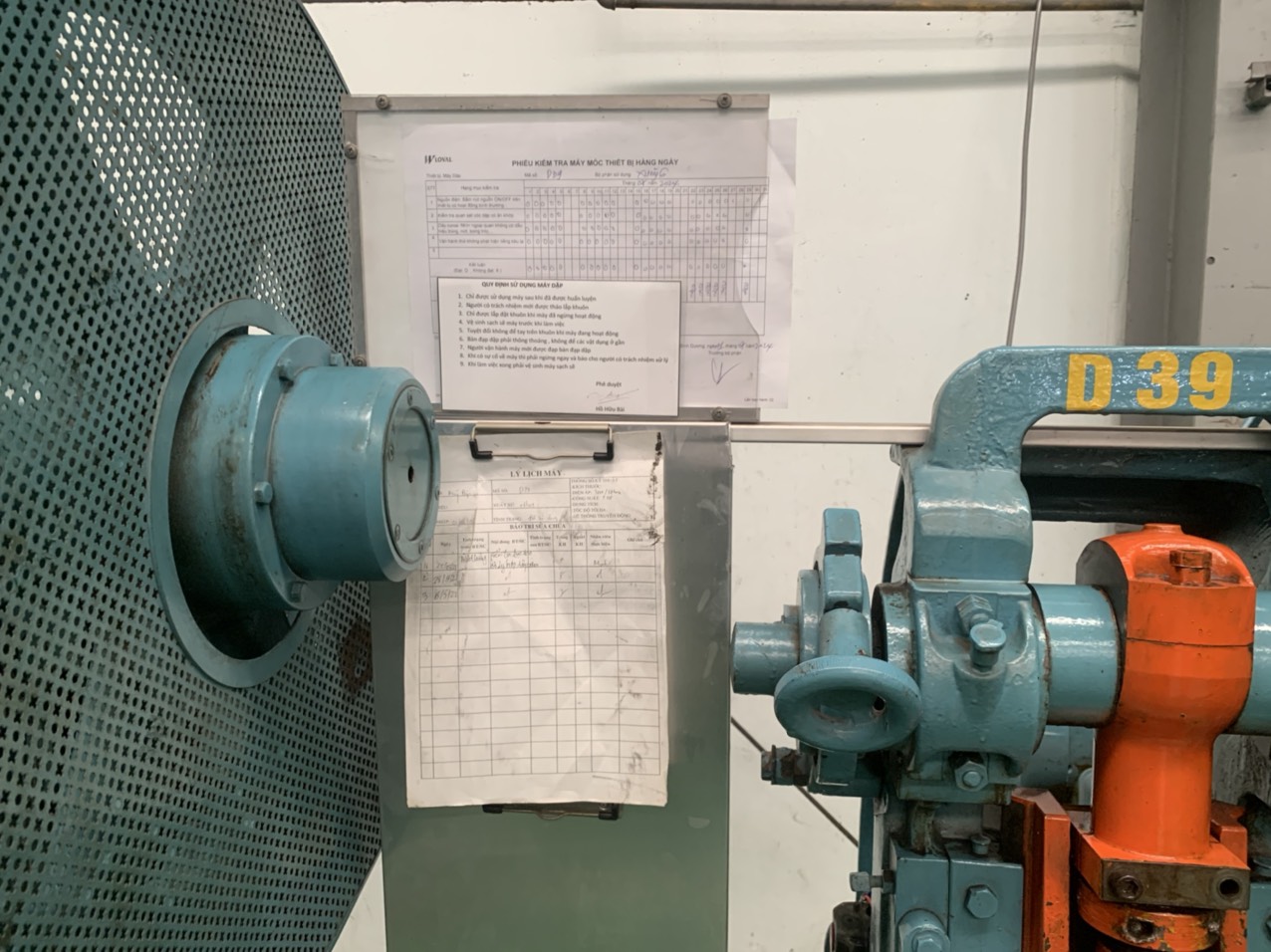 Mantenacne checksheet & Machine history.jpg